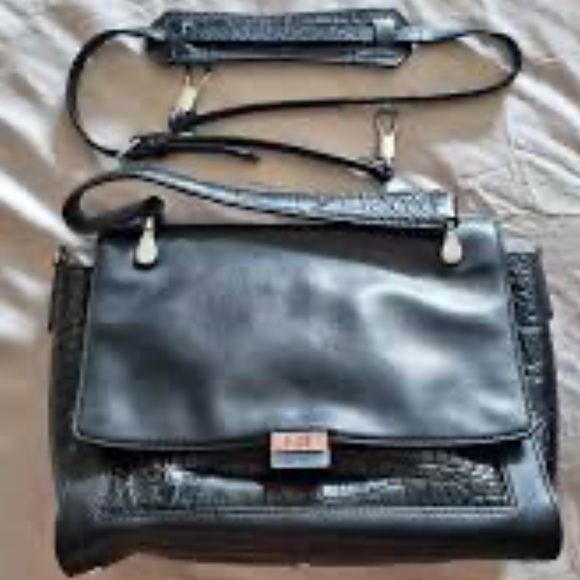 Elizabeth and James Charlie Satchel Bag - Picture 3 of 10